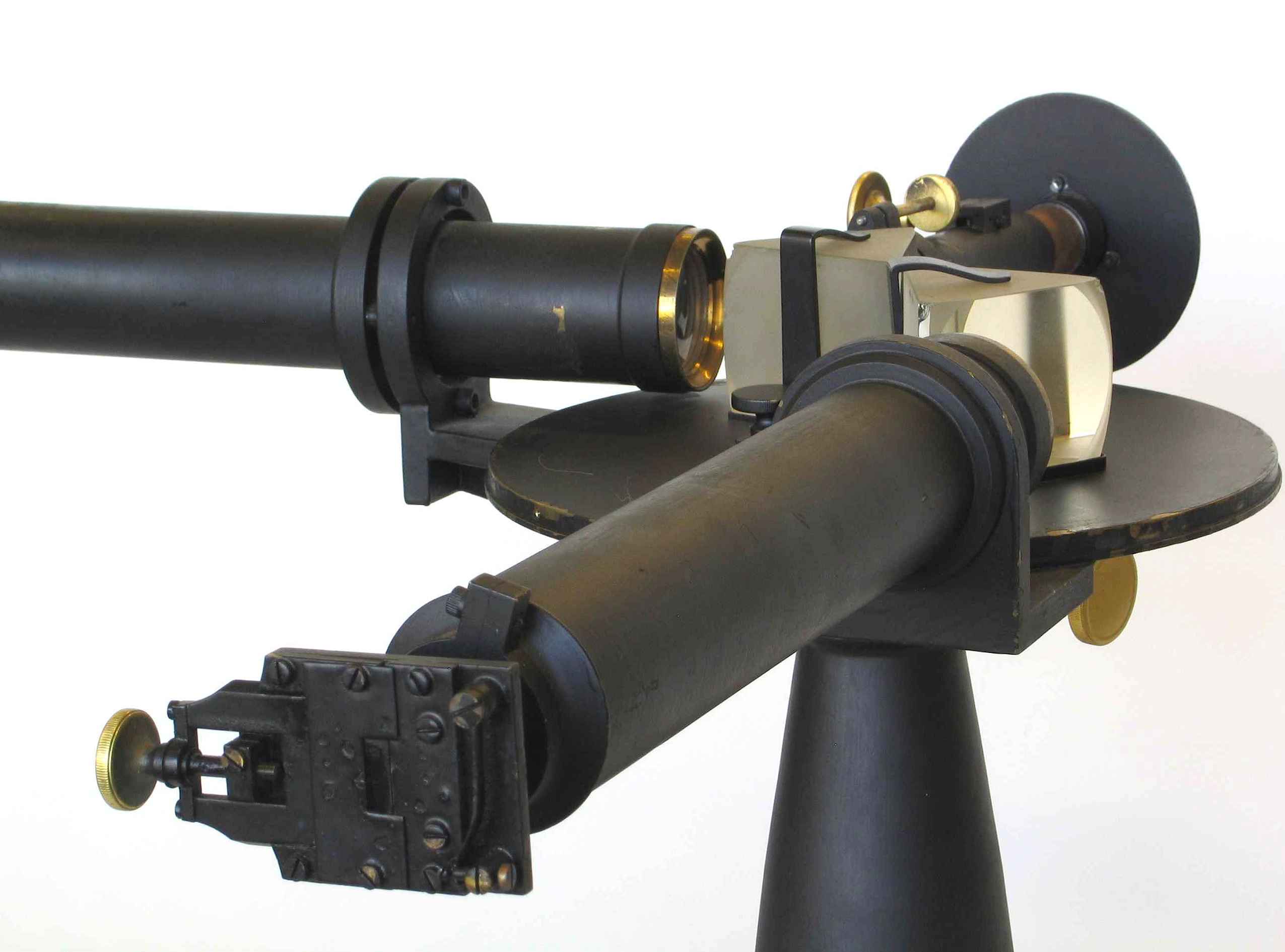 Spectroscope de Bunsen et Kirchhoff
(à trois bras)