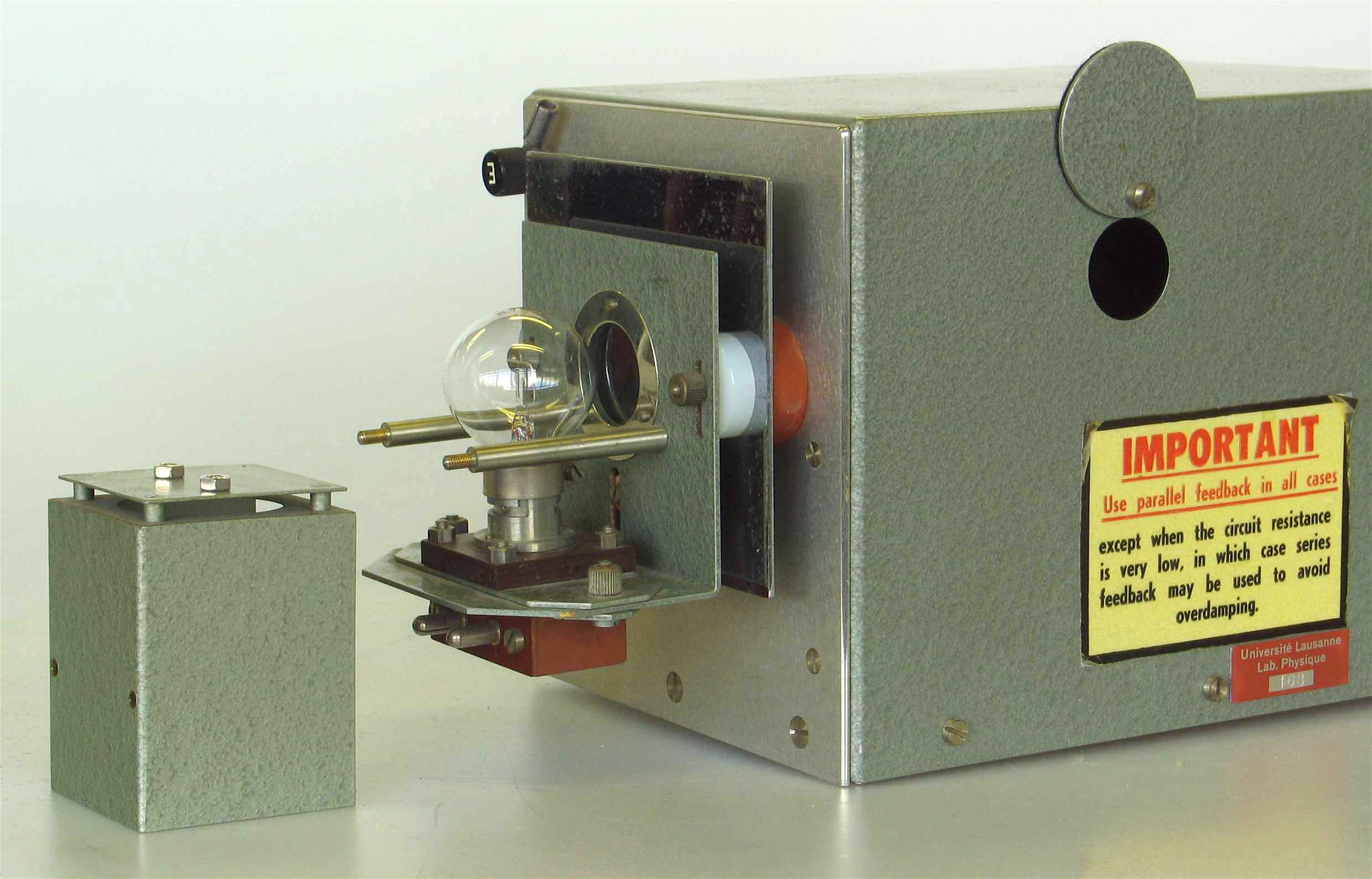 Amplificateurs photoélectriques pour galvanomètre