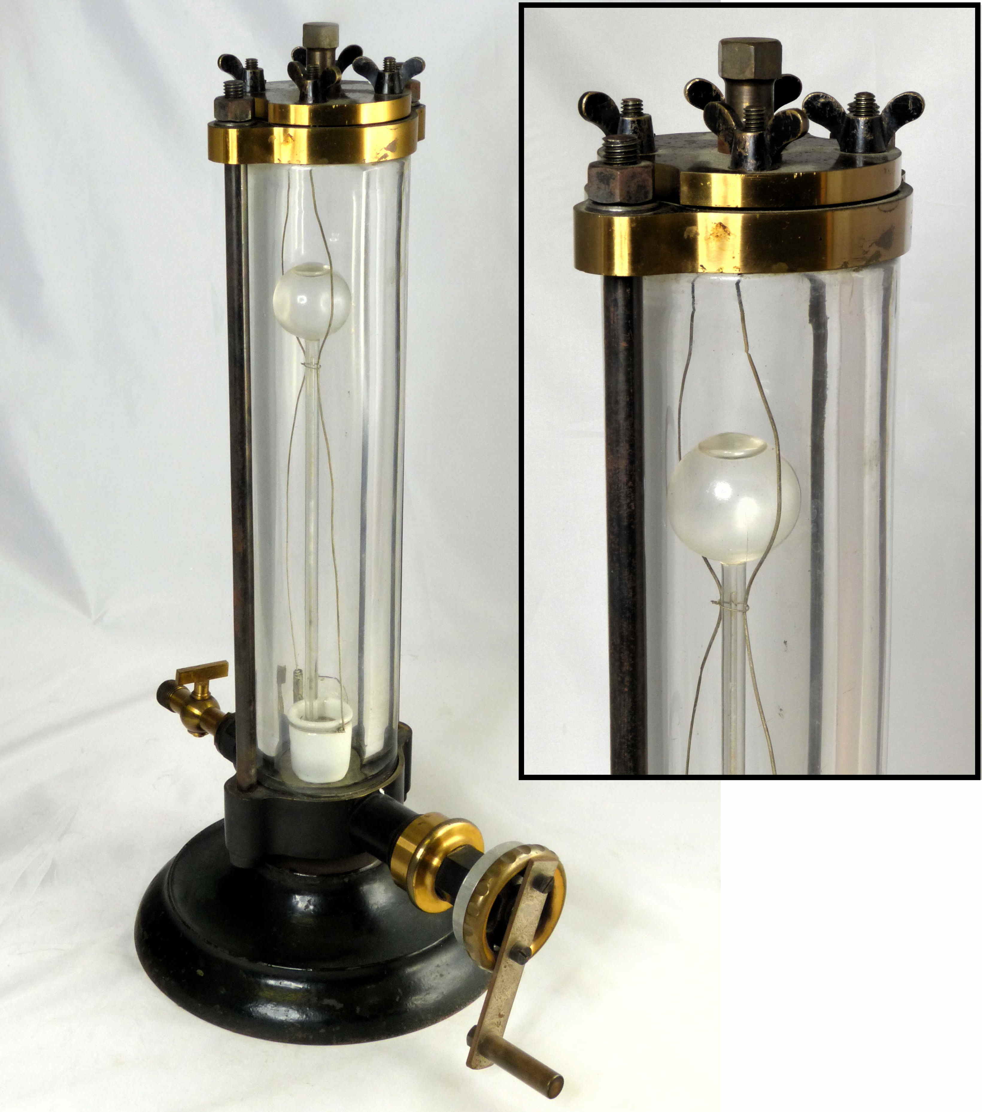 Cylindre de pression en verre
avec piézomètre d’Oersted