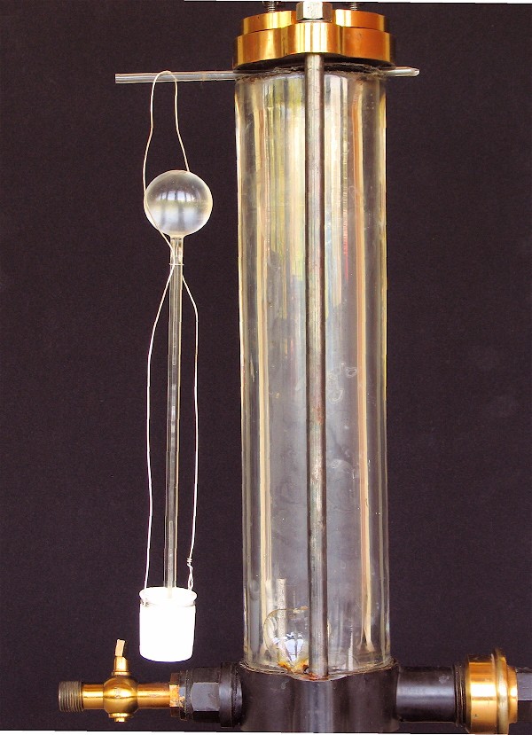 Cylindre de pression en verre
avec piézomètre d’Oersted