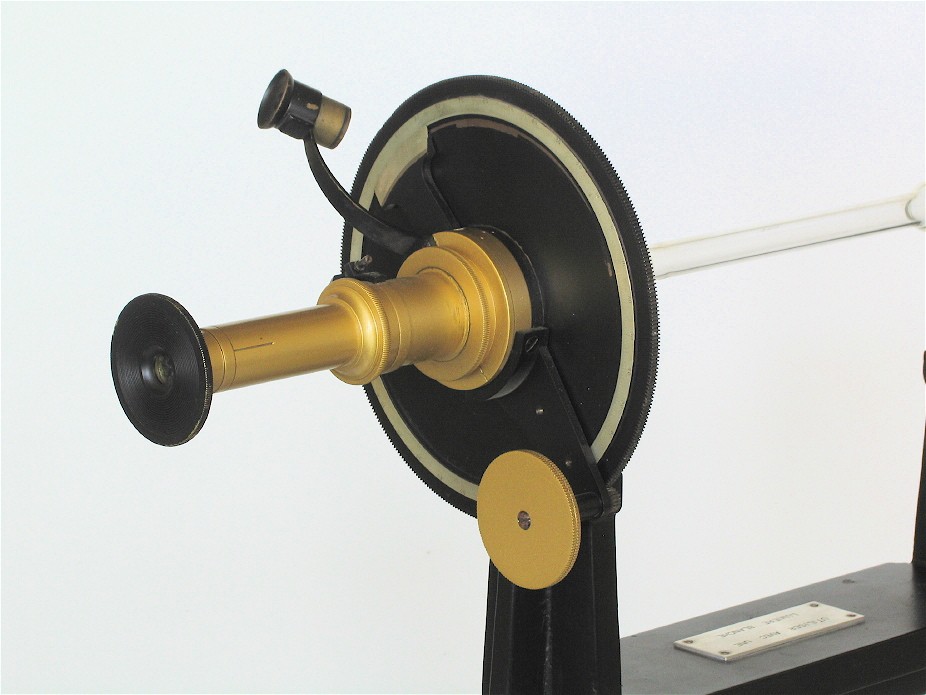Polarimètre à pénombre de Laurent
(tubes de 200 mm)