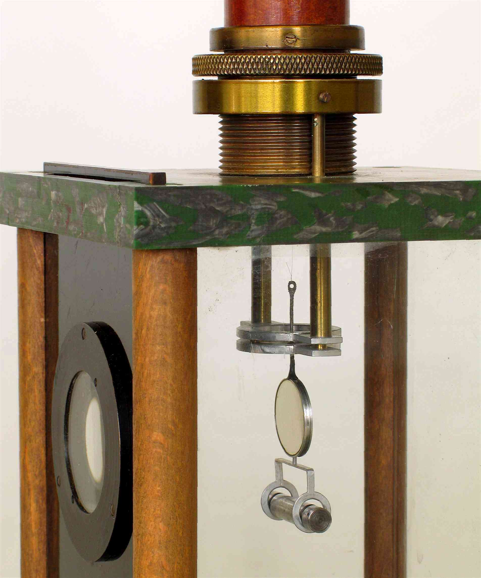 Magnétomètre
(pendule de torsion)
