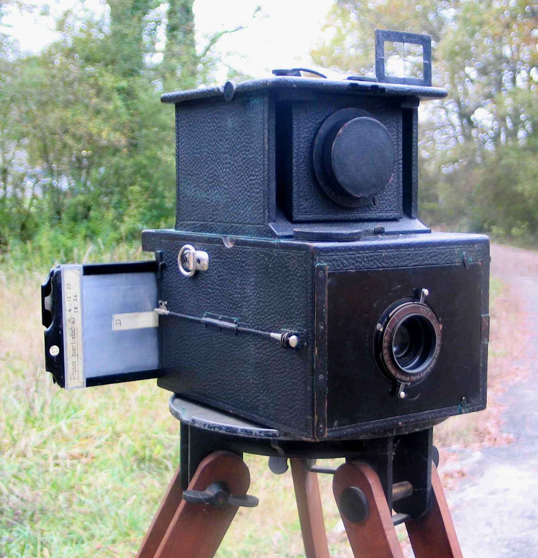 Appareil photographique réfracto-réflecteur à longue focale
(brevet Auguste Vautier)