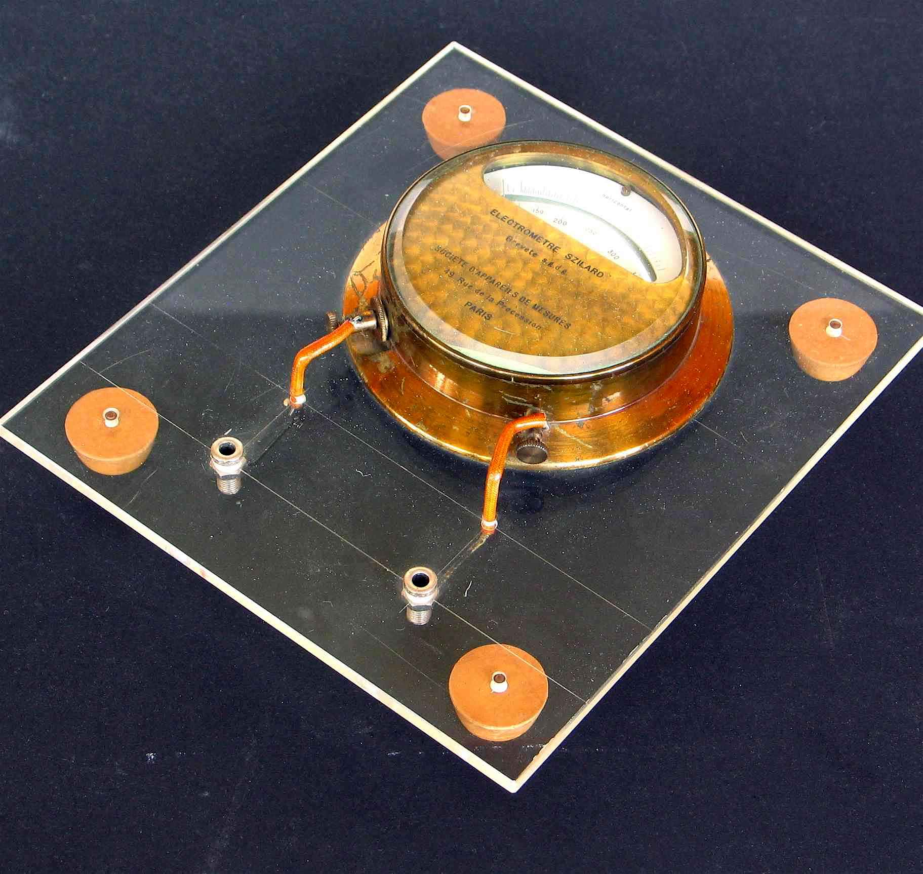 Voltmètre électrostatique
(selon [Bela] Szilard; 100 V à 340 V)