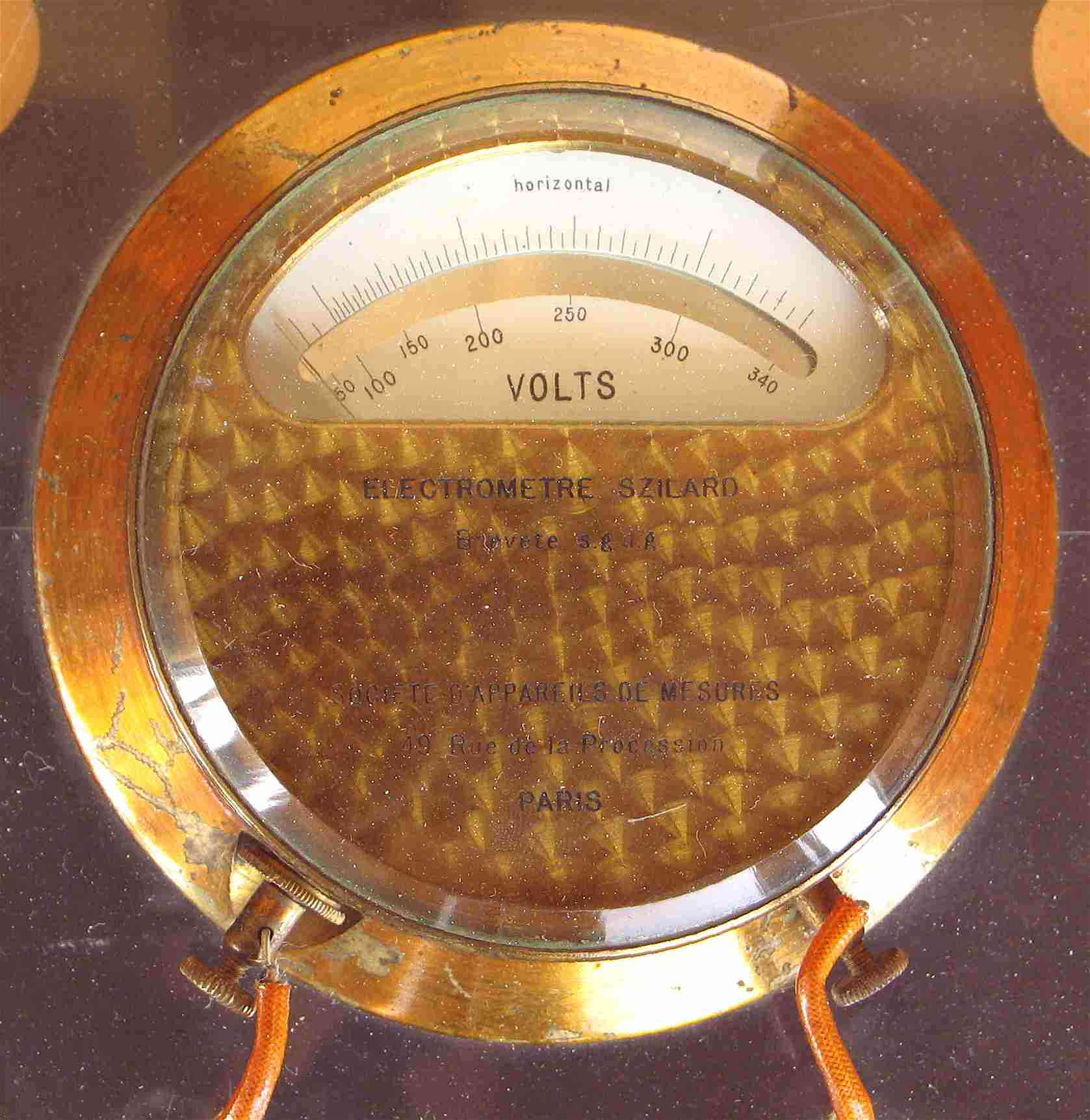 Voltmètre électrostatique
(selon [Bela] Szilard; 100 V à 340 V)