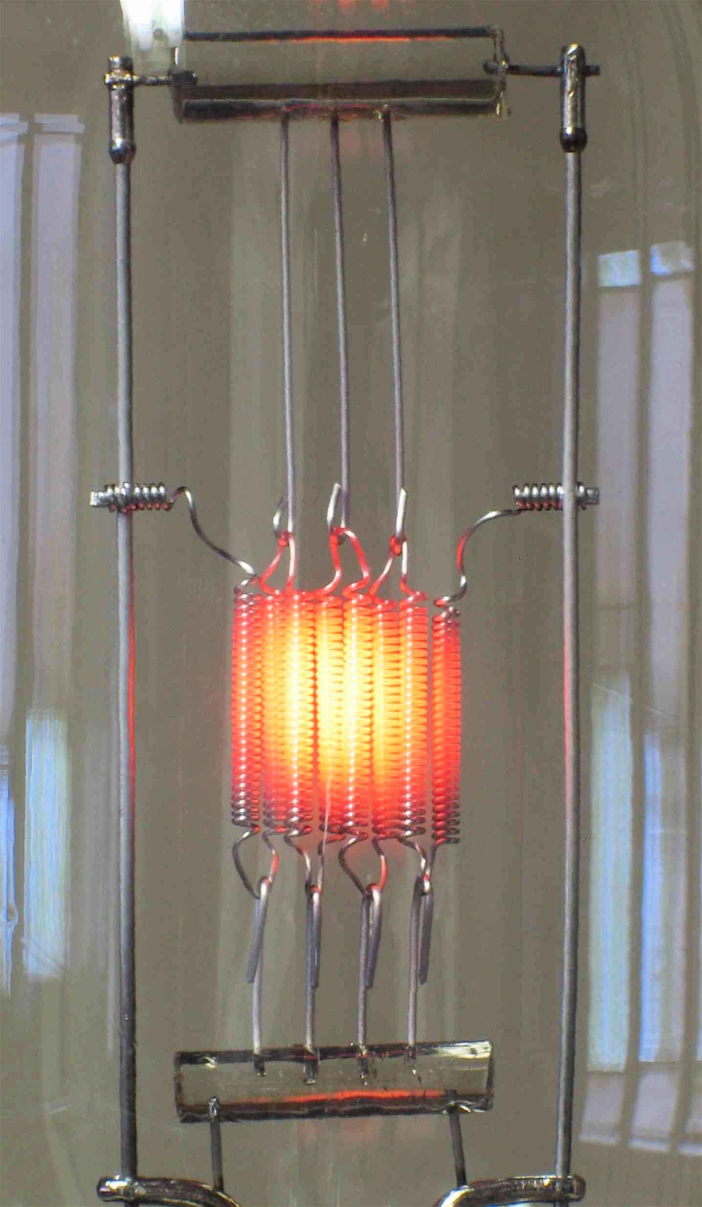 Lampe de projection à filament métallique
(GE MAZDA 1000W)