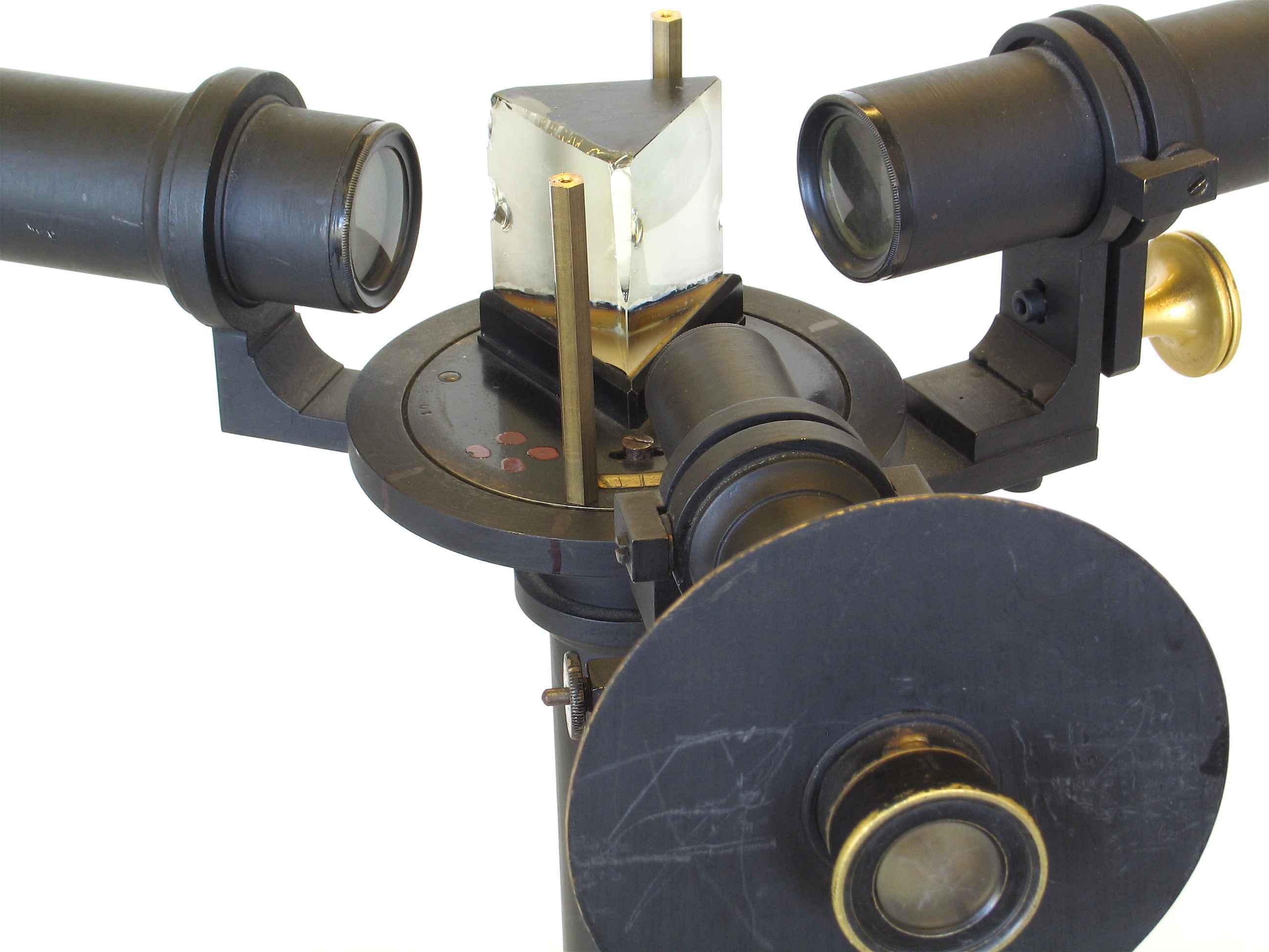 Spectroscope de Bunsen et Kirchhoff
(à trois bras)