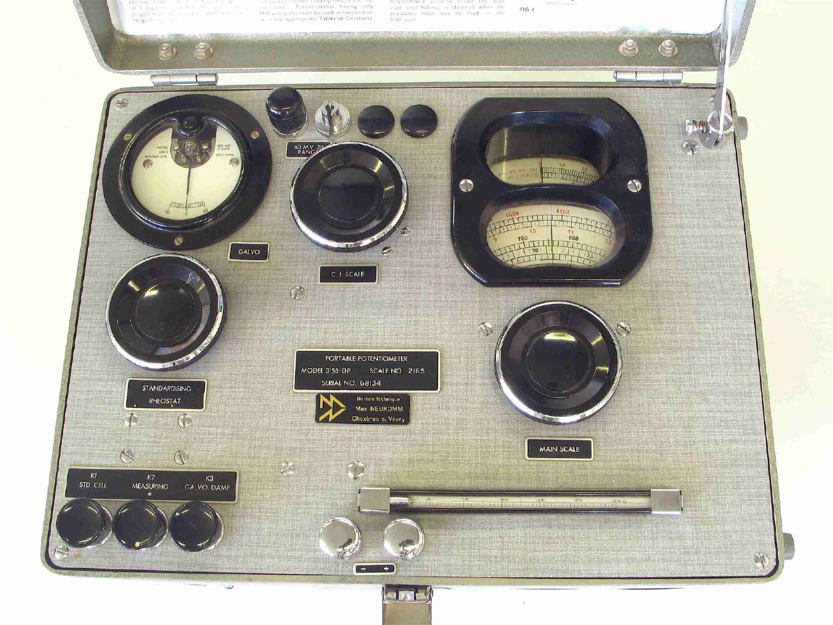 Potentiomètre portatif
(”FOSTER Portable Potentiometer Model 3155-DP”)