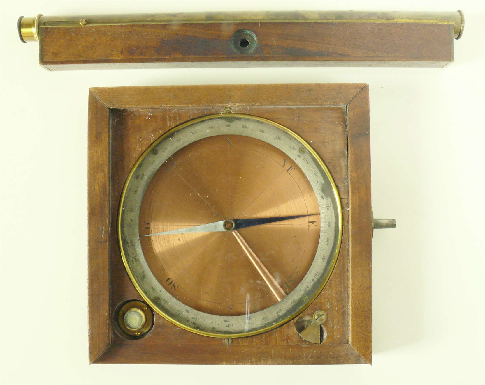Equerre d'arpenteur boussole instrument scientifique géomètre boite XIX