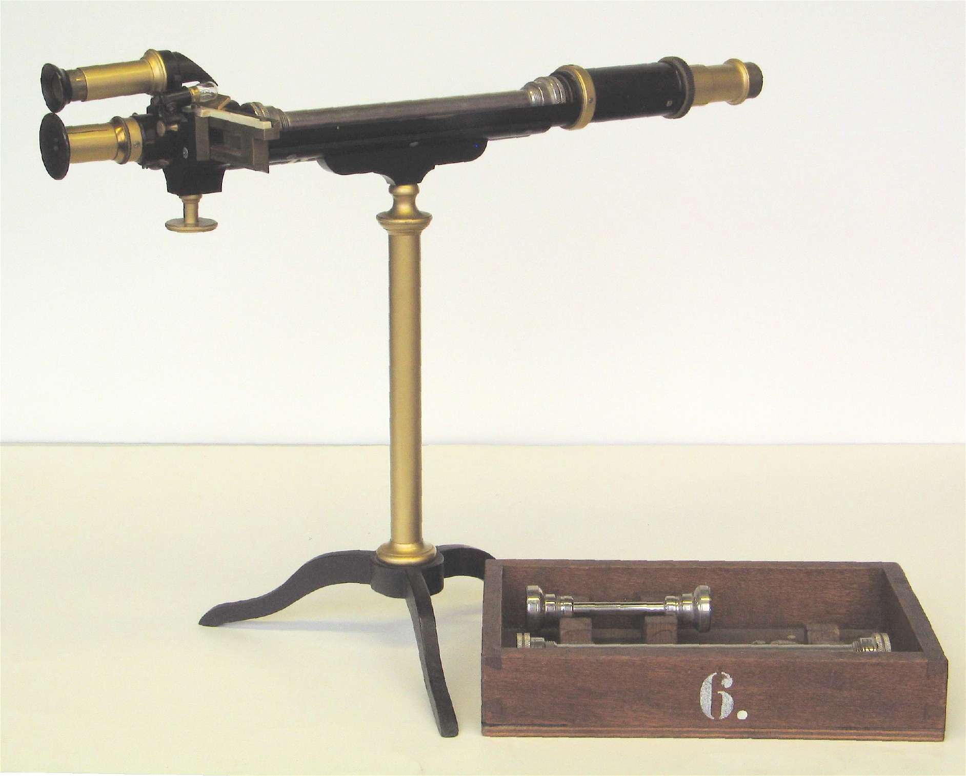 Saccharimètre à pénombre, à coin de quartz
(tubes de 200 mm)