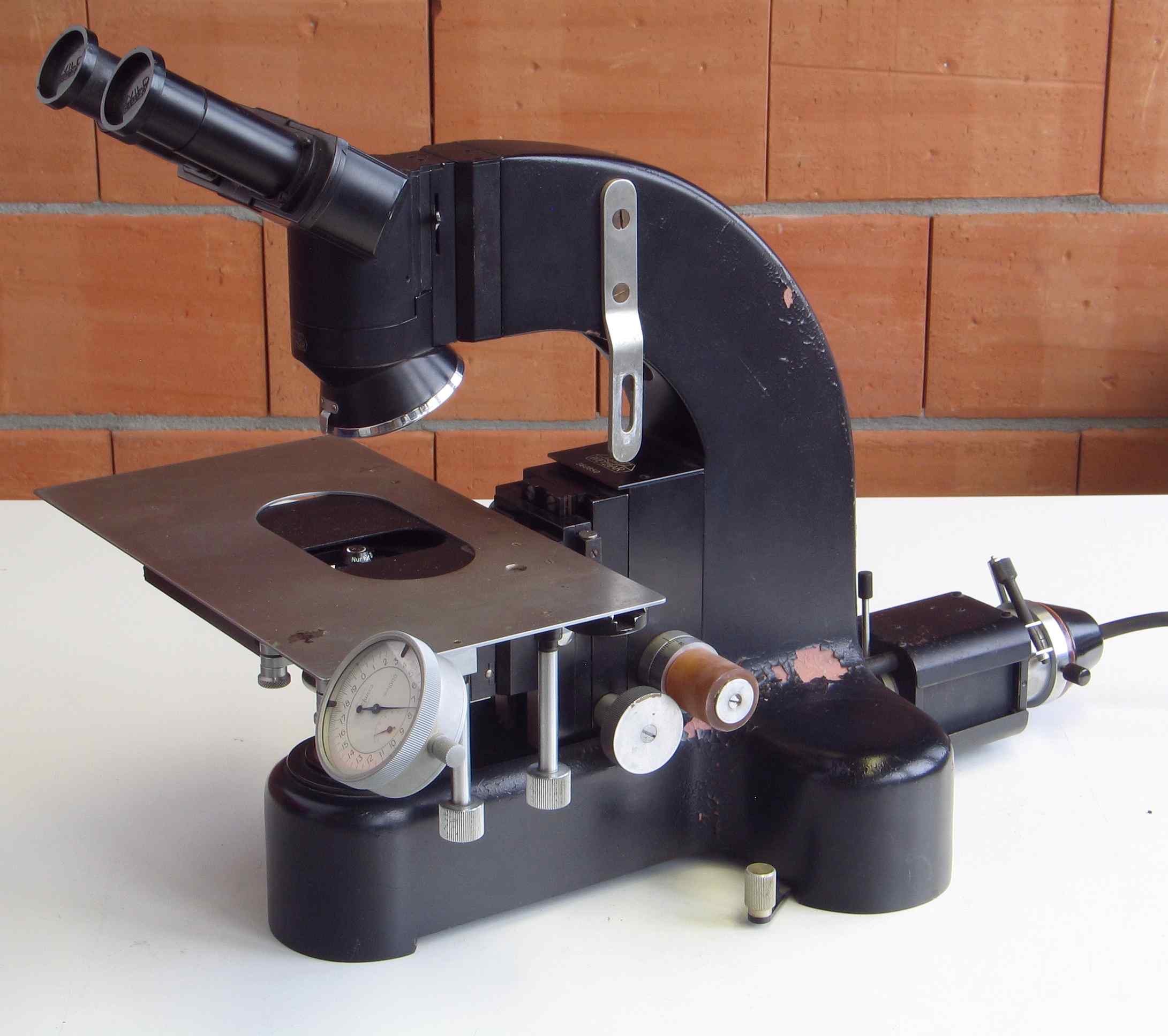 Microscopes
(Leitz Ortholux)