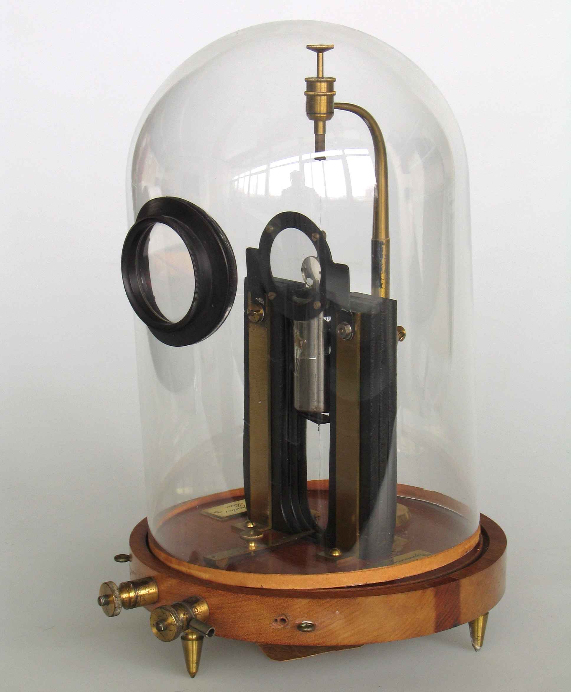 Galvanomètre apériodique Deprez-d’Arsonval, à miroir