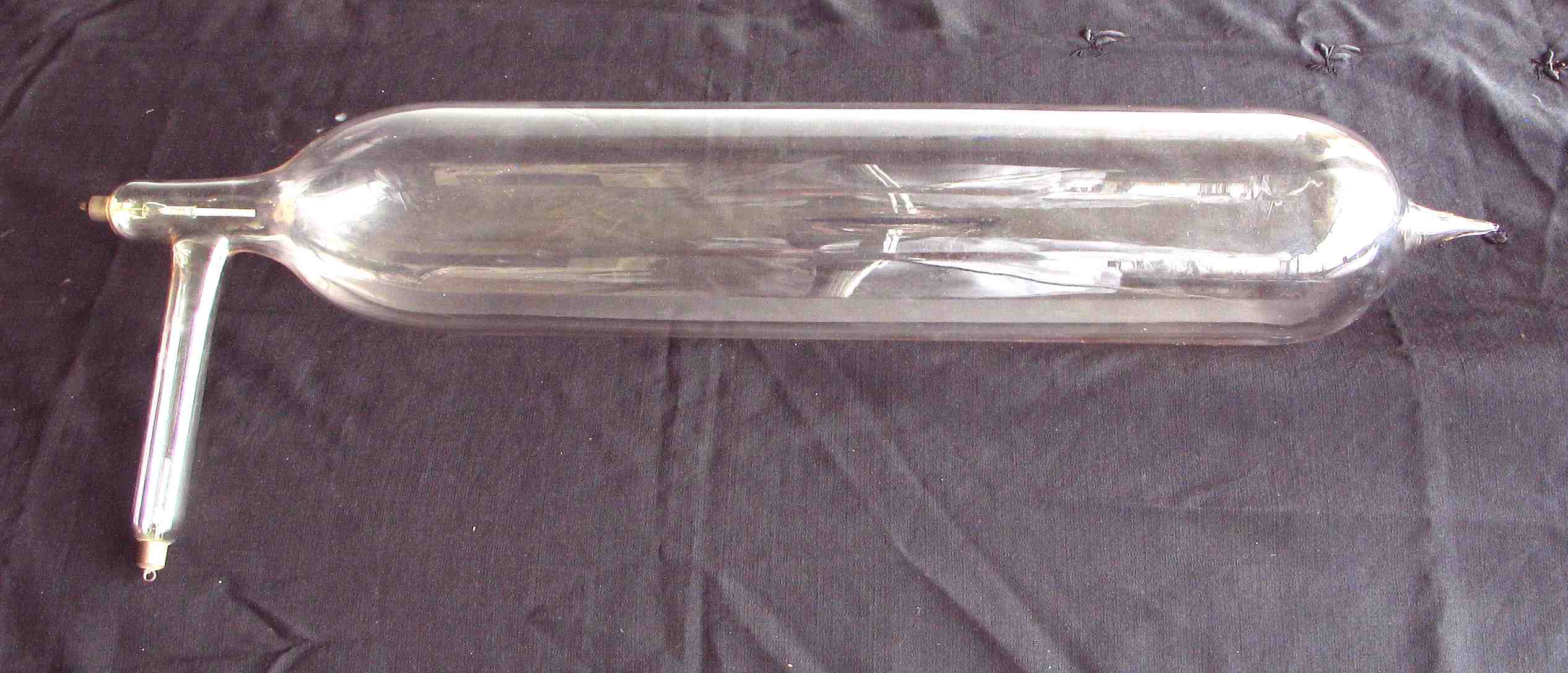 Tube de Righi
(rayons magnétiques)