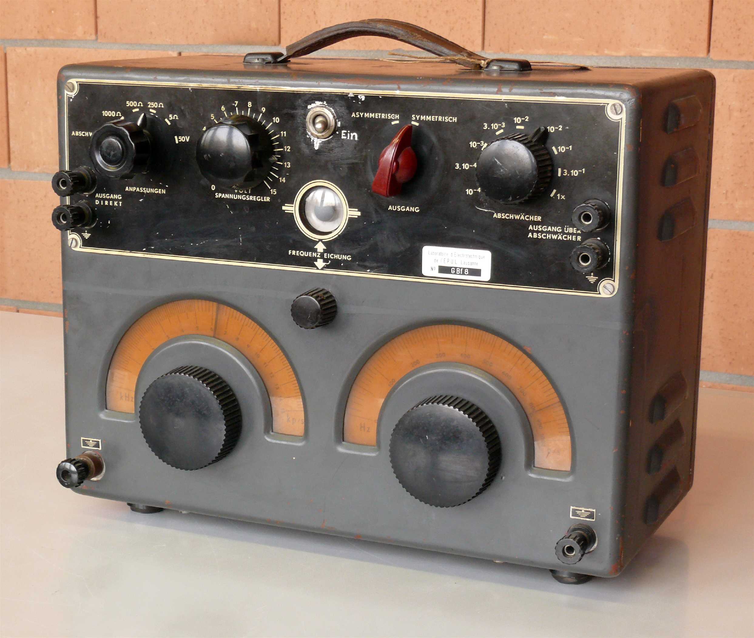 Générateur basse fréquence
(Philips GM 2307)