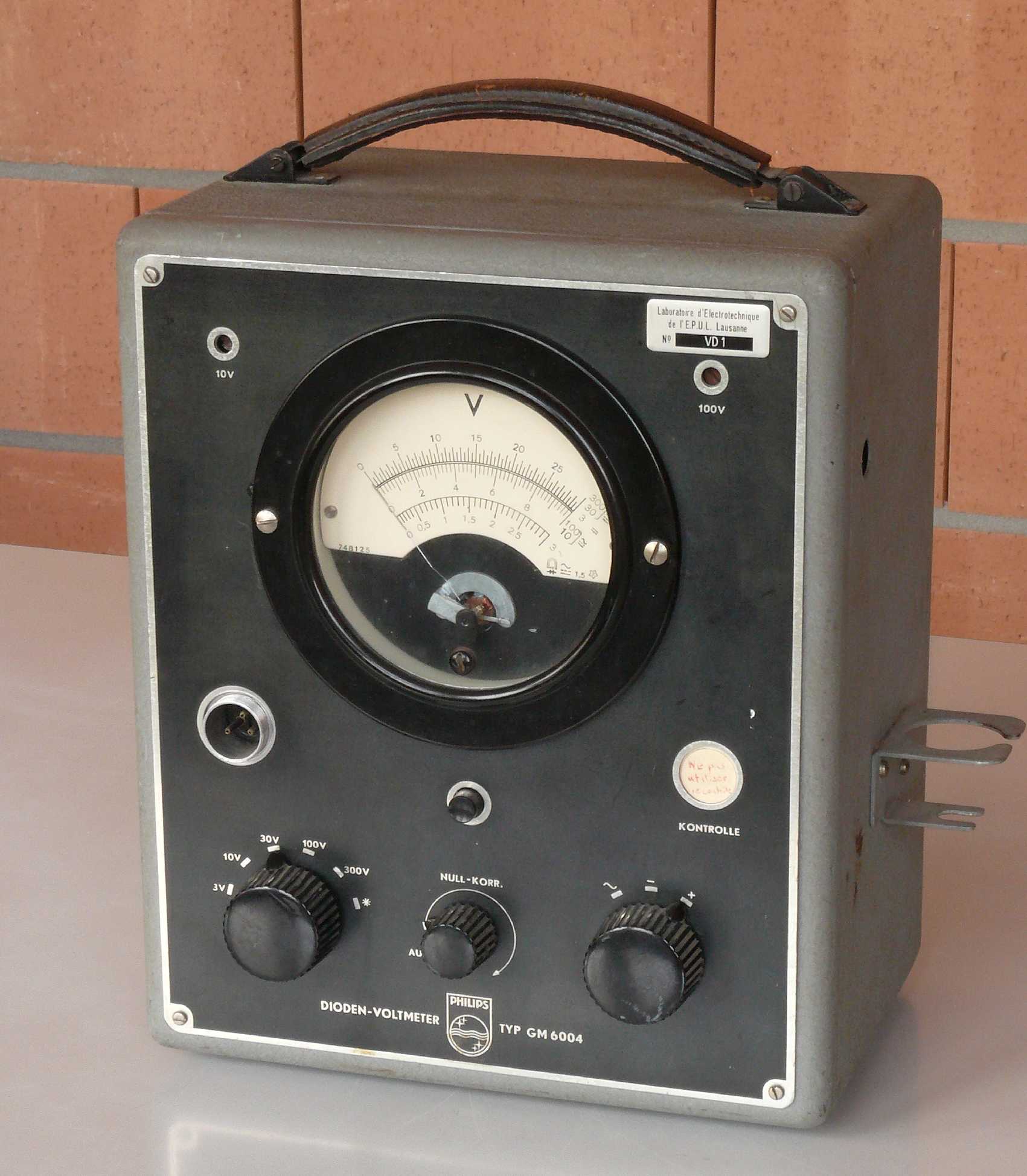 Voltmètre à diode
(Philips GM 6004)