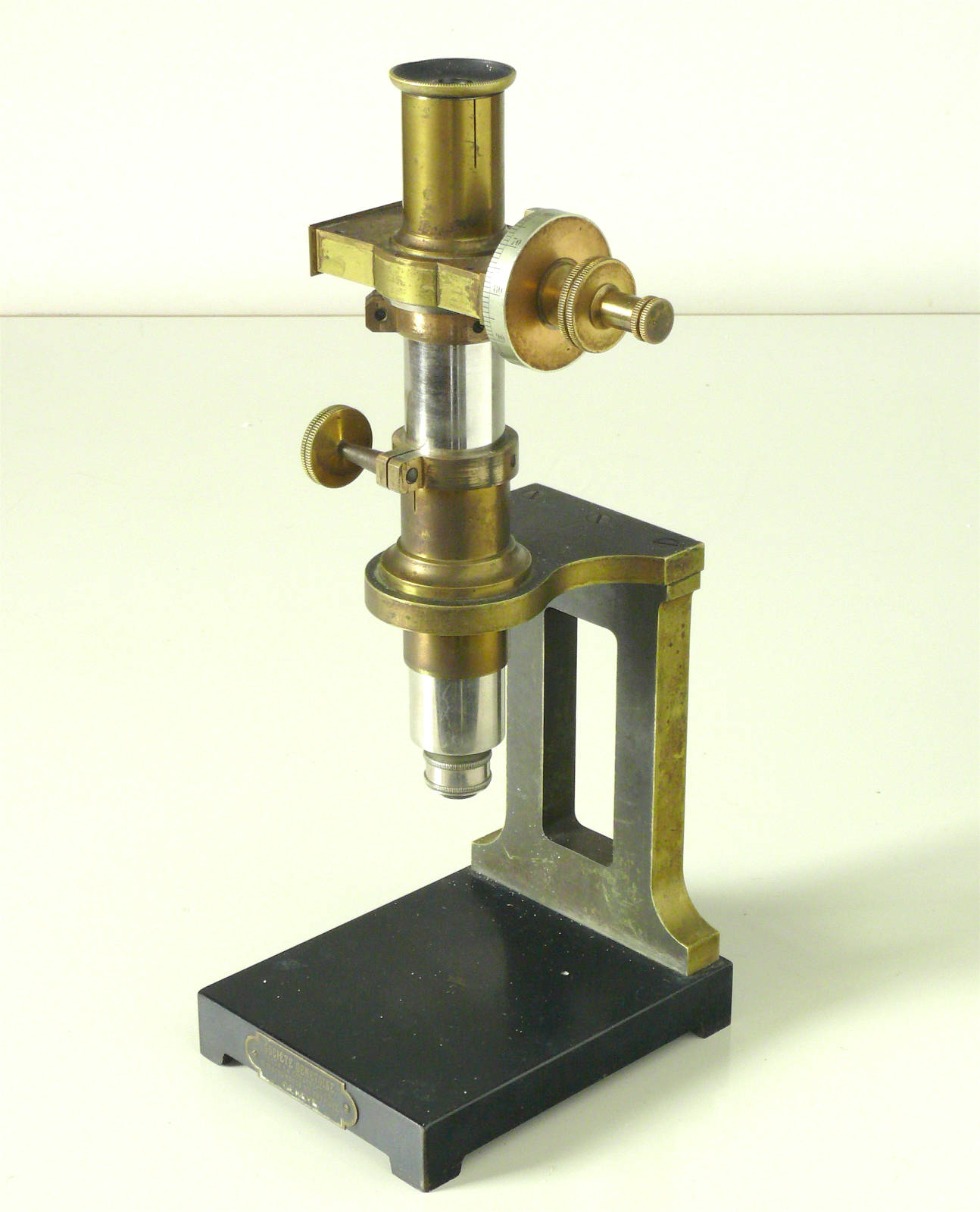 Microscope micrométrique