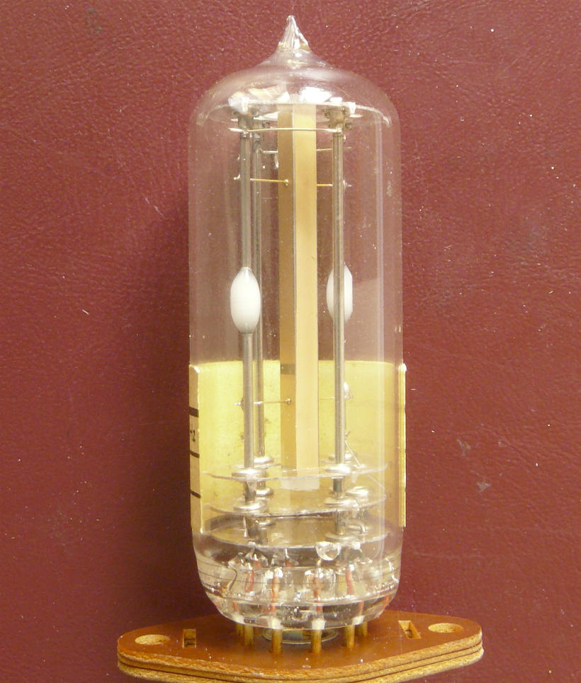 Résonateur piézoélectrique à quartz
(10,000 kHz)