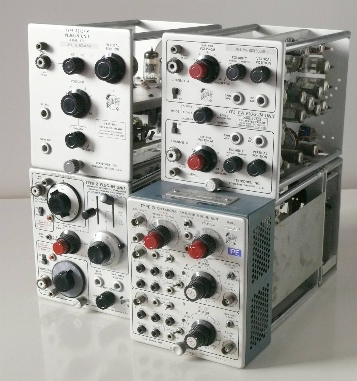 Oscilloscope à tiroir 30 MHz 
(Tektronix 543)