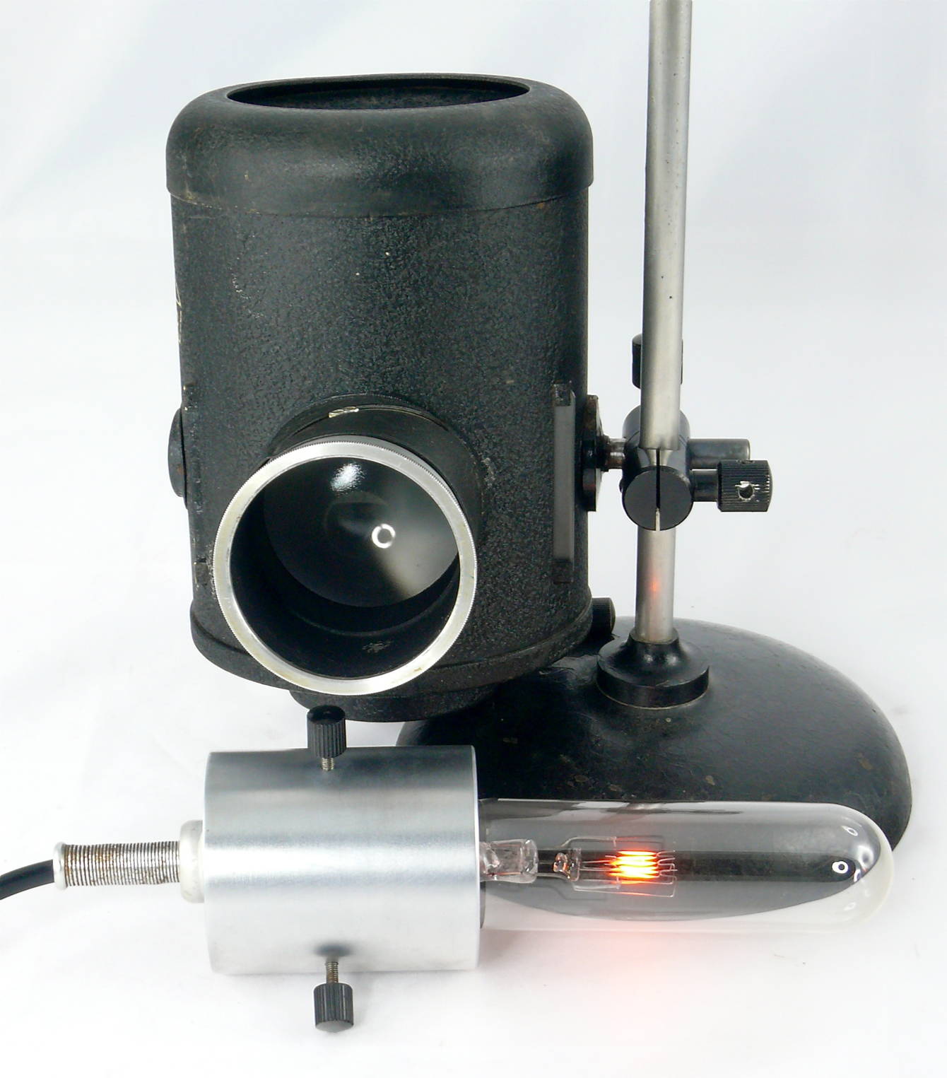 Eclairage de microscope
(électrique, à incandescence)