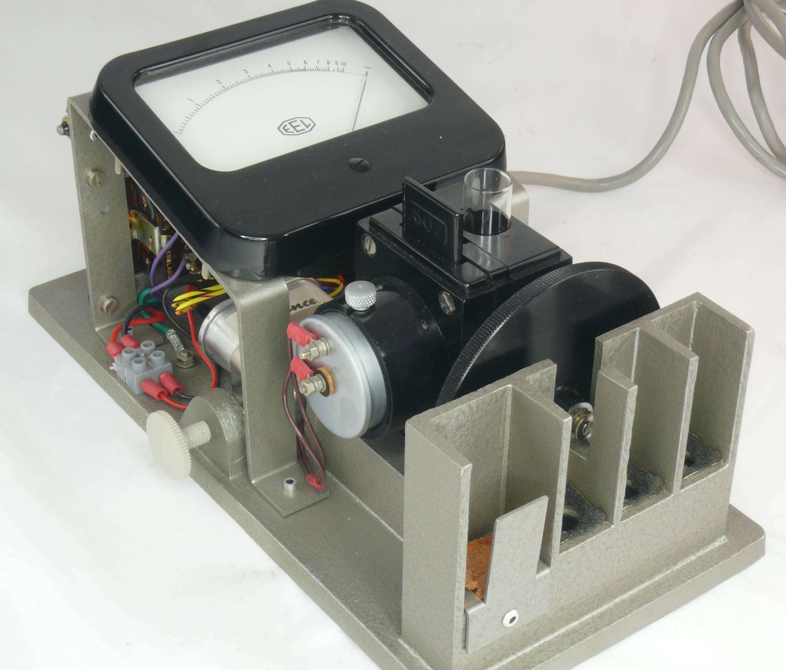 Colorimètre photoélectrique
(“EEL Portable Colorimeter”)